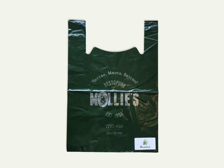 Mollie’s — тёмно-зелёный пакет-майка ПНД со светлой фирменной печатью.